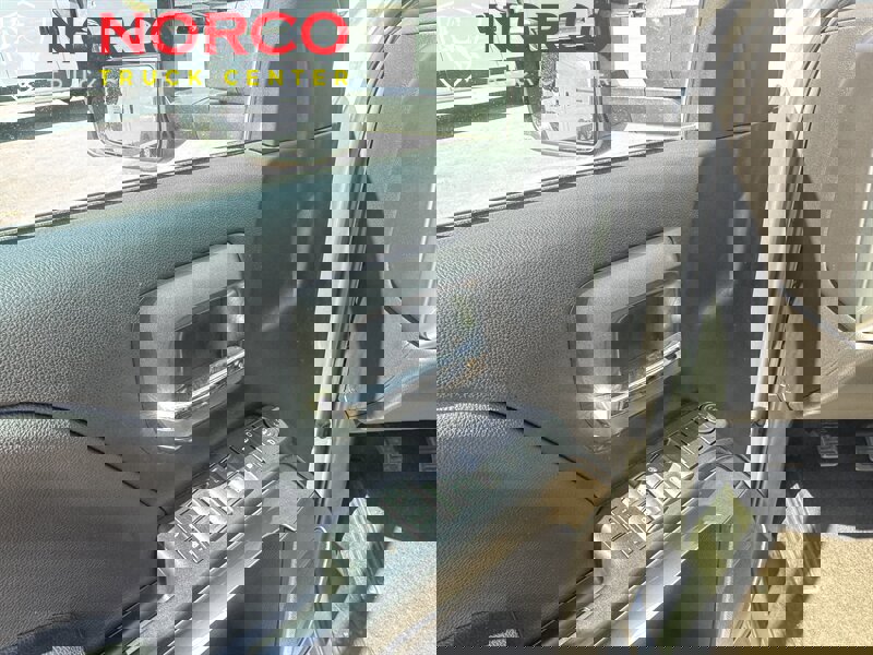 Used 2018 Chevrolet Silverado 2500 LT image 21