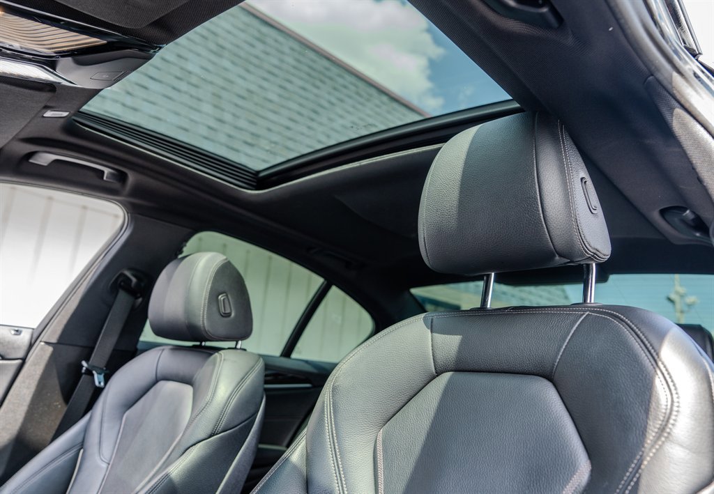 Used 2019 BMW 530i w/ Convenience Package RWD image 27