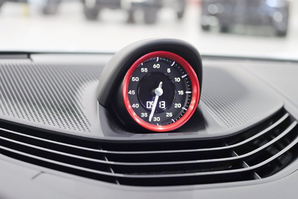 Used 2022 Porsche Taycan Turbo AWD/4WD image 19