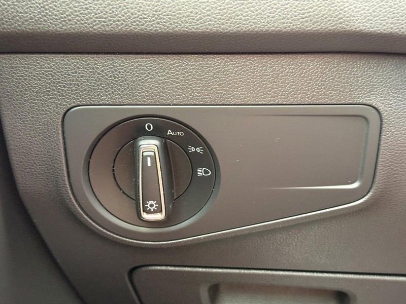 Used 2019 Volkswagen Tiguan SE w/ Panoramic Sunroof Package AWD/4WD image 29