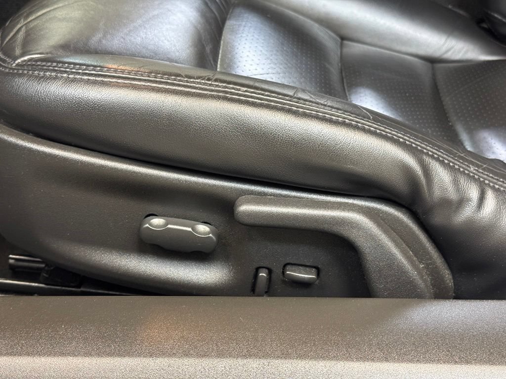 Used 2005 Chevrolet Corvette Convertible w/ Preferred Equipment Group RWD image 13