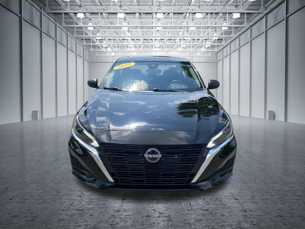 Certified 2025 Nissan Altima 2.5 SV FWD image 3