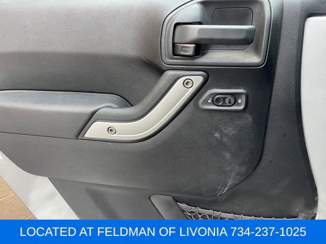 Used 2012 Jeep Wrangler Rubicon w/ PWR Convenience Group image 18