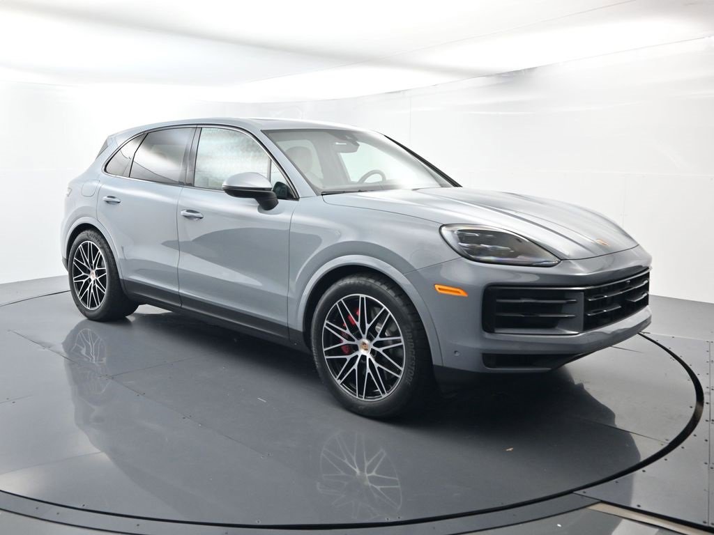 Used 2025 Porsche Cayenne S image 17