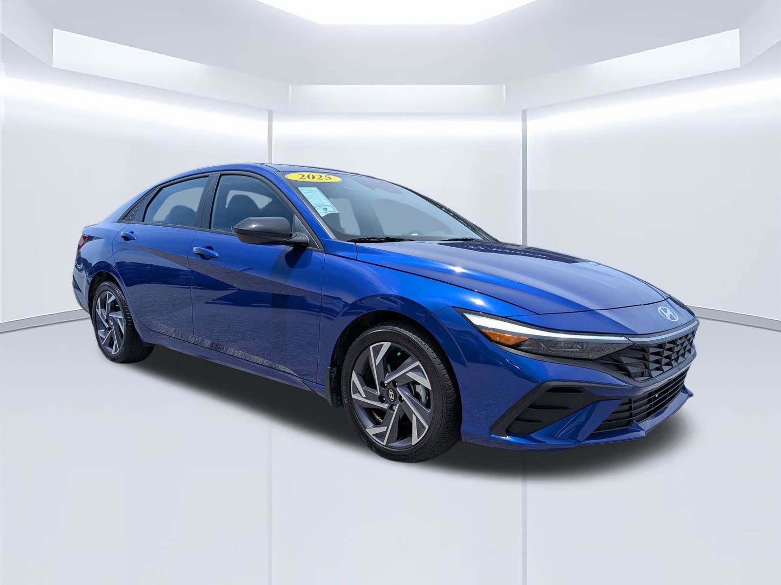 Certified 2025 Hyundai Elantra Sport FWD image 2