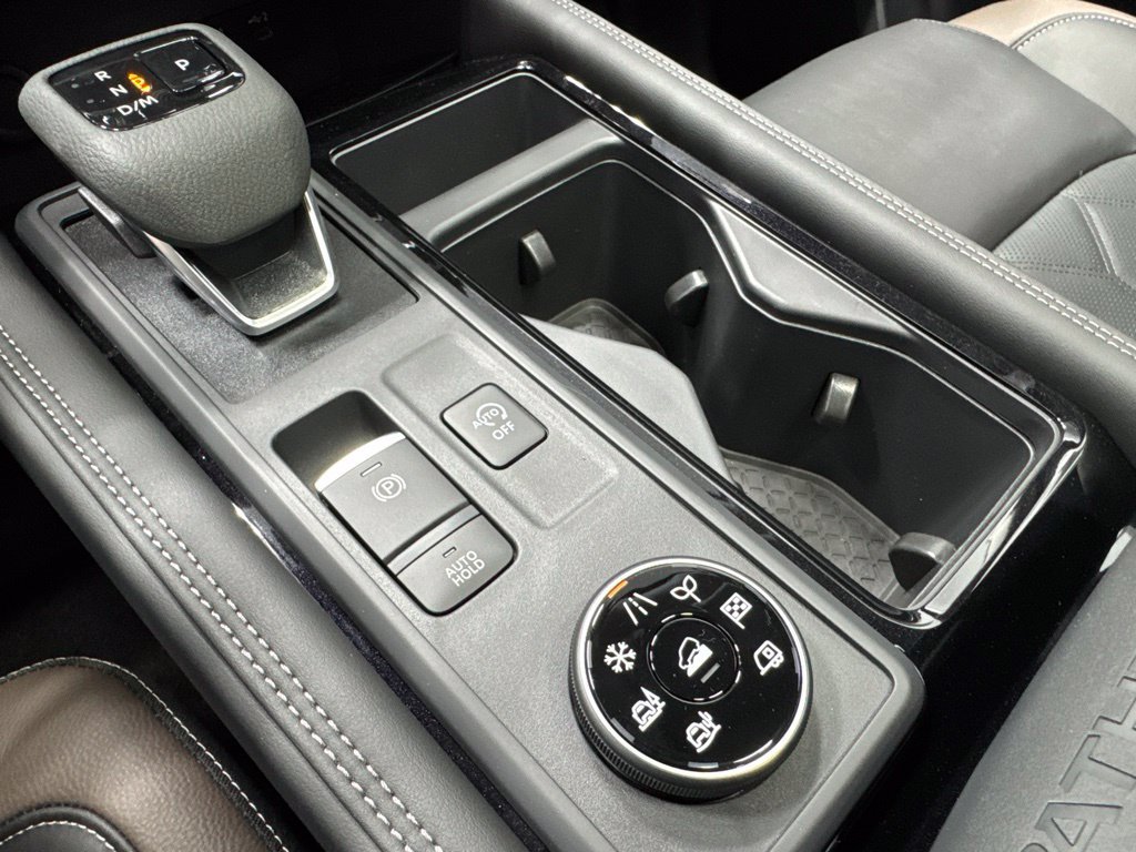 New 2026 Nissan Pathfinder Platinum AWD/4WD image 17