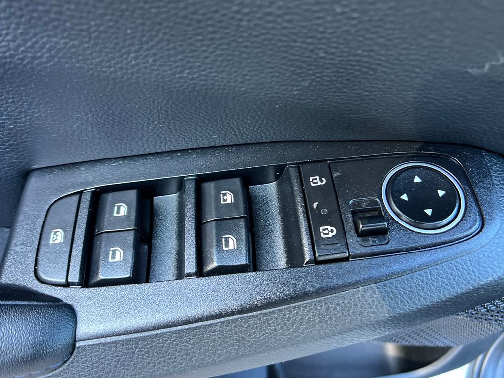 Used 2023 Kia Seltos S image 12