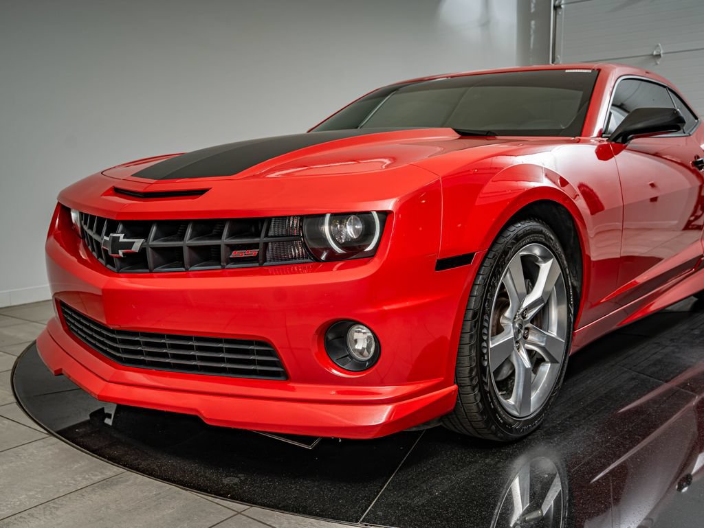 Used 2010 Chevrolet Camaro SS RWD image 12