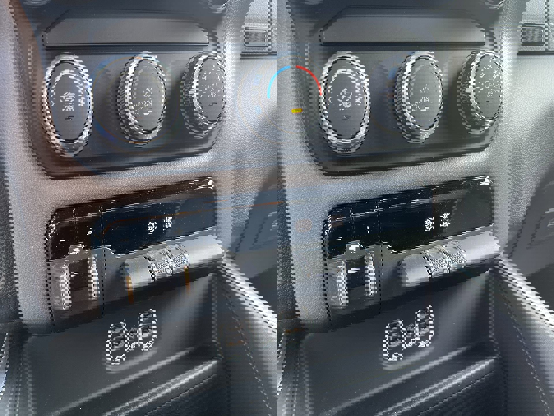 Used 2022 RAM 3500 Big Horn w/ Level A Equipment Group image 34