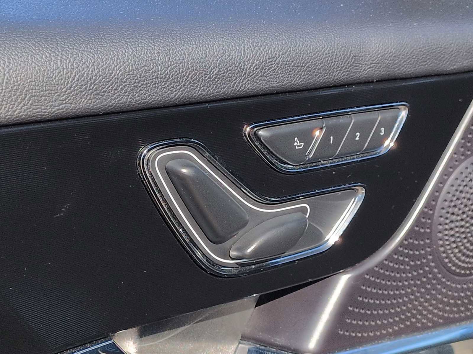 Used 2025 Lincoln Corsair FWD image 18