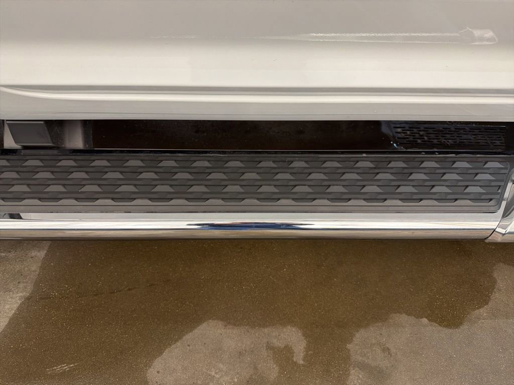 Used 2024 RAM 2500 Tradesman w/ Chrome Appearance Group image 21