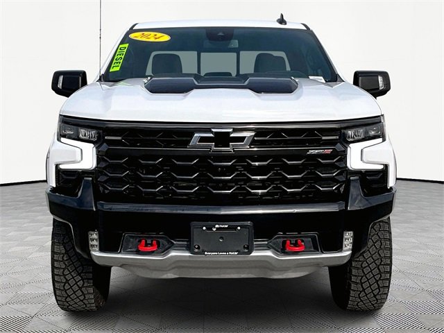 Used 2024 Chevrolet Silverado 1500 ZR2 image 2