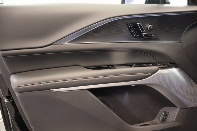 New 2026 Cadillac Lyriq Signature Luxury image 9