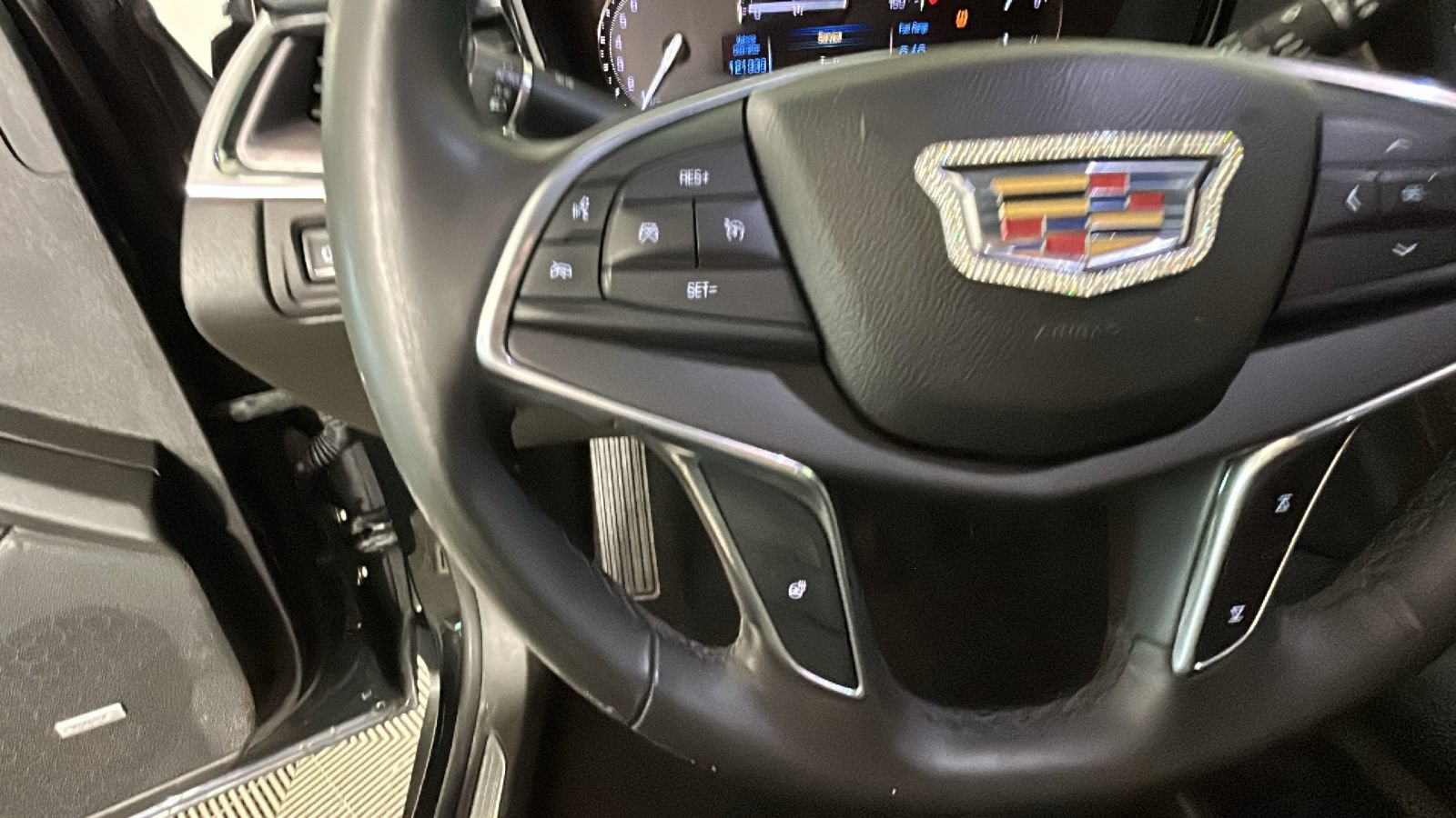 Used 2017 Cadillac XT5 Luxury AWD/4WD image 19