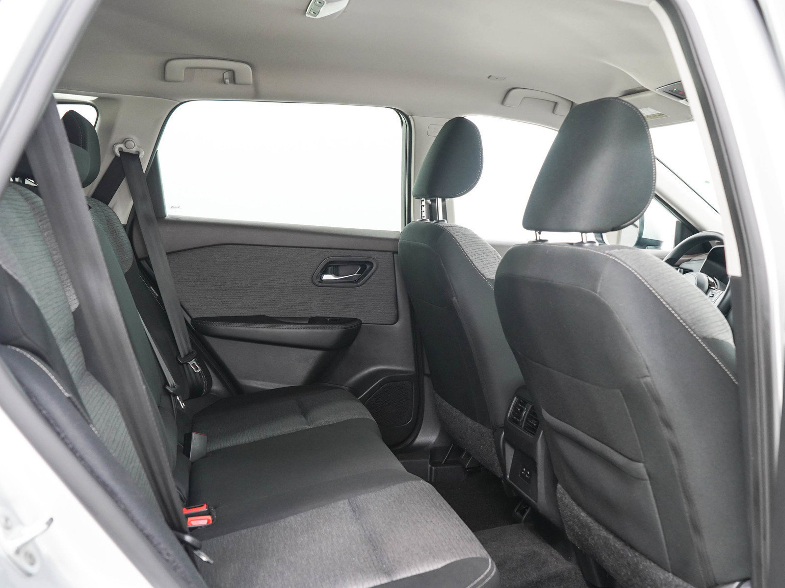 Used 2023 Nissan Rogue SV AWD/4WD image 13