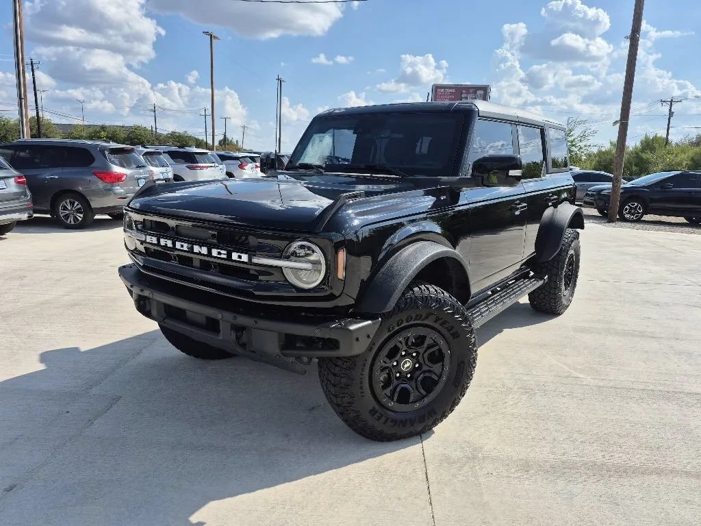Used 2022 Ford Bronco Outer Banks w/ Sasquatch Package AWD/4WD image 1