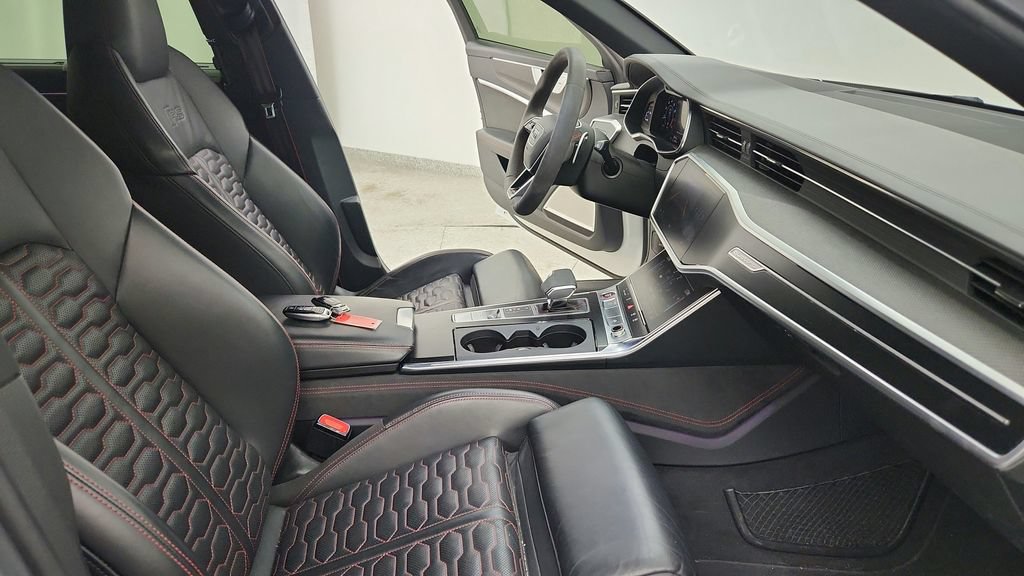 Used 2022 Audi RS 6 AWD/4WD image 29