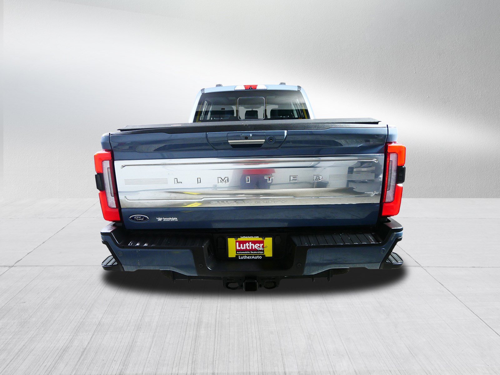 Used 2023 Ford F350 Limited w/ FX4 Off-Road Package AWD/4WD image 6