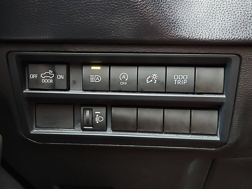 Used 2022 Toyota Tundra SR5 AWD/4WD image 15