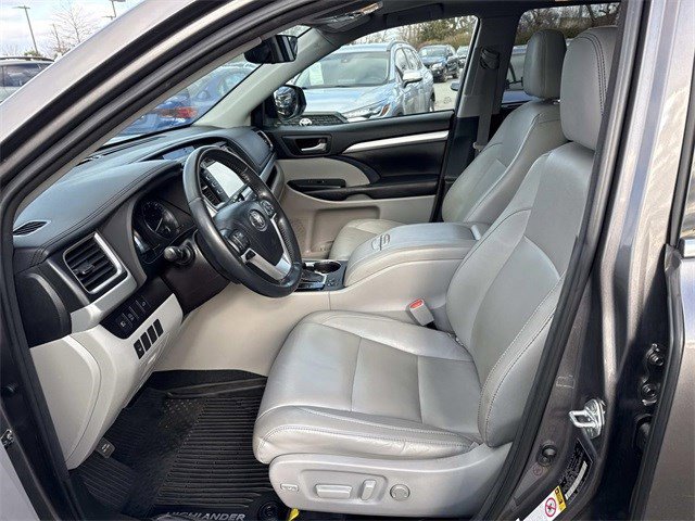 Used 2018 Toyota Highlander XLE image 14