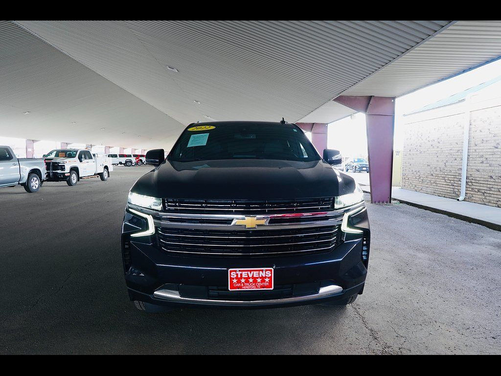 Used 2022 Chevrolet Tahoe LT w/ Luxury Package RWD image 2