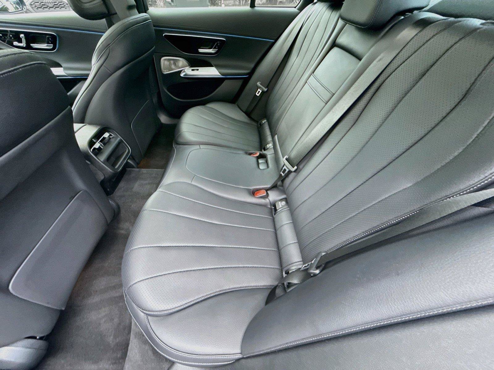 Used 2024 Mercedes-Benz E 350 4MATIC Sedan image 24