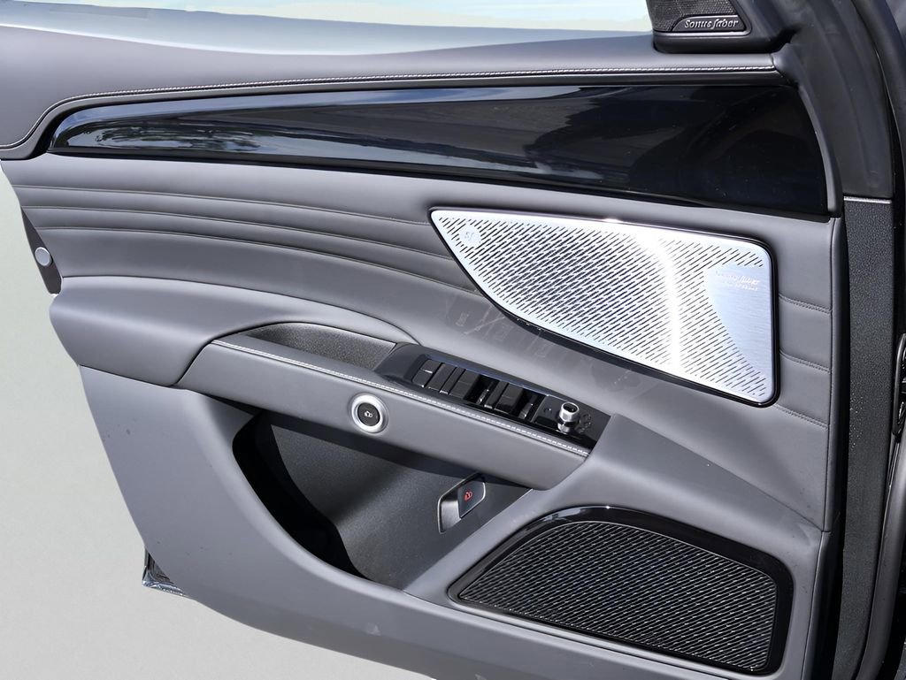 Used 2025 Maserati Grecale Modena image 38