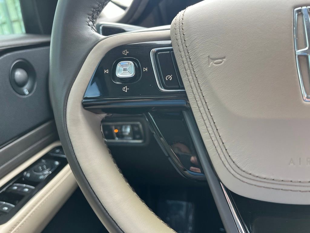 Used 2020 Lincoln Aviator Reserve AWD/4WD image 29