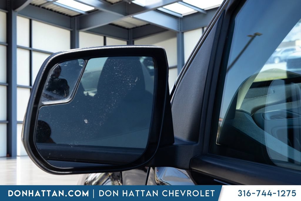 Used 2022 Chevrolet Colorado LT w/ Luxury Package AWD/4WD image 28