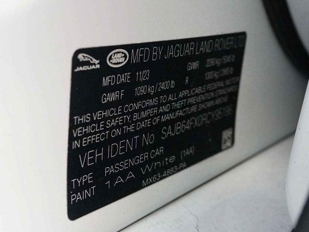 Used 2024 Jaguar XF R-Dynamic SE RWD image 54