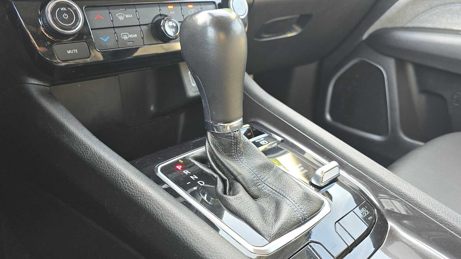Used 2022 Jeep Compass Latitude AWD/4WD image 32
