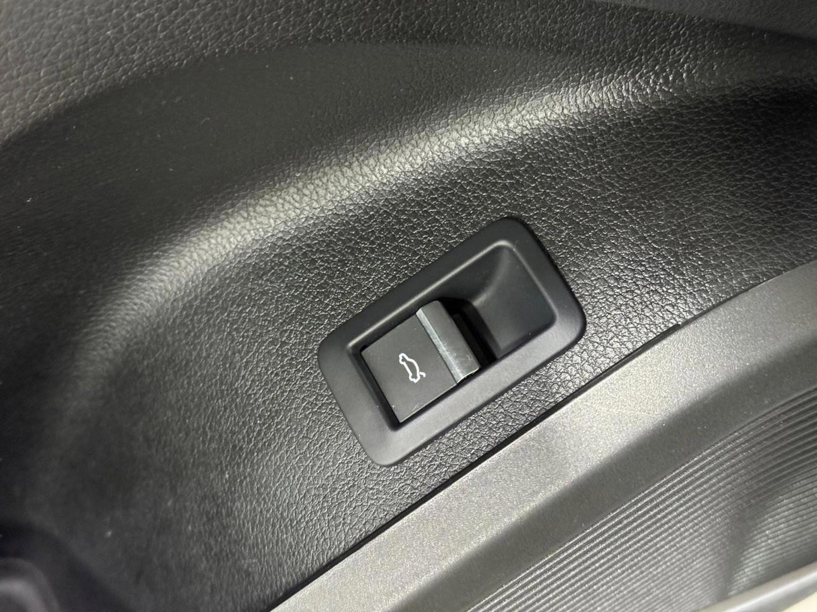 Used 2023 Audi SQ5 Premium Plus w/ Premium Plus Package image 25