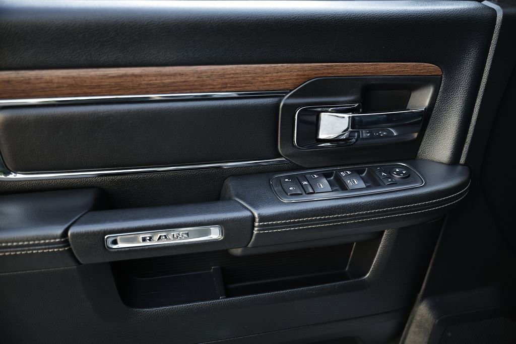 Used 2016 RAM 1500 Laramie w/ Convenience Group image 10