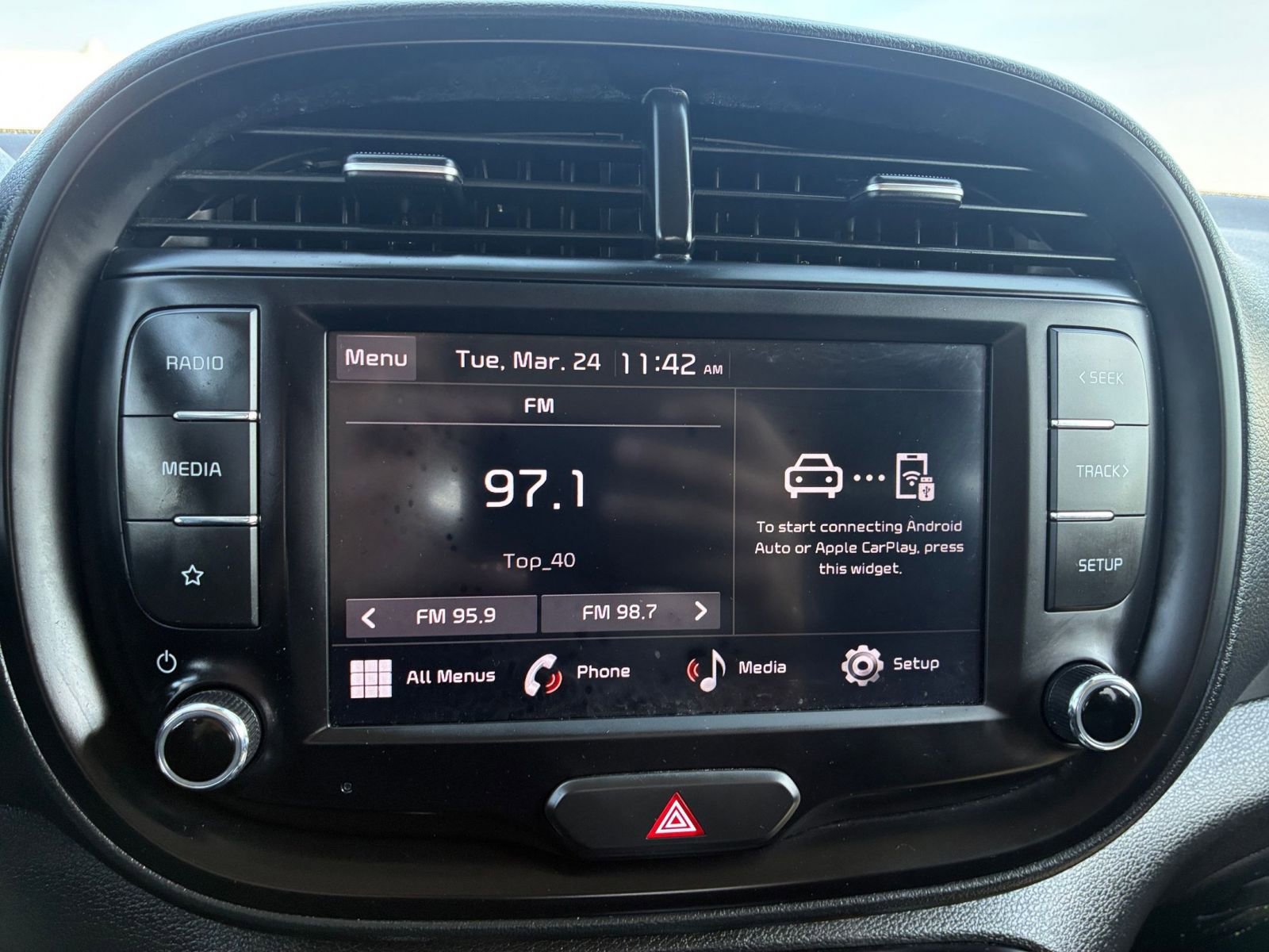 Used 2025 Kia Soul LX w/ LX Technology Package image 20