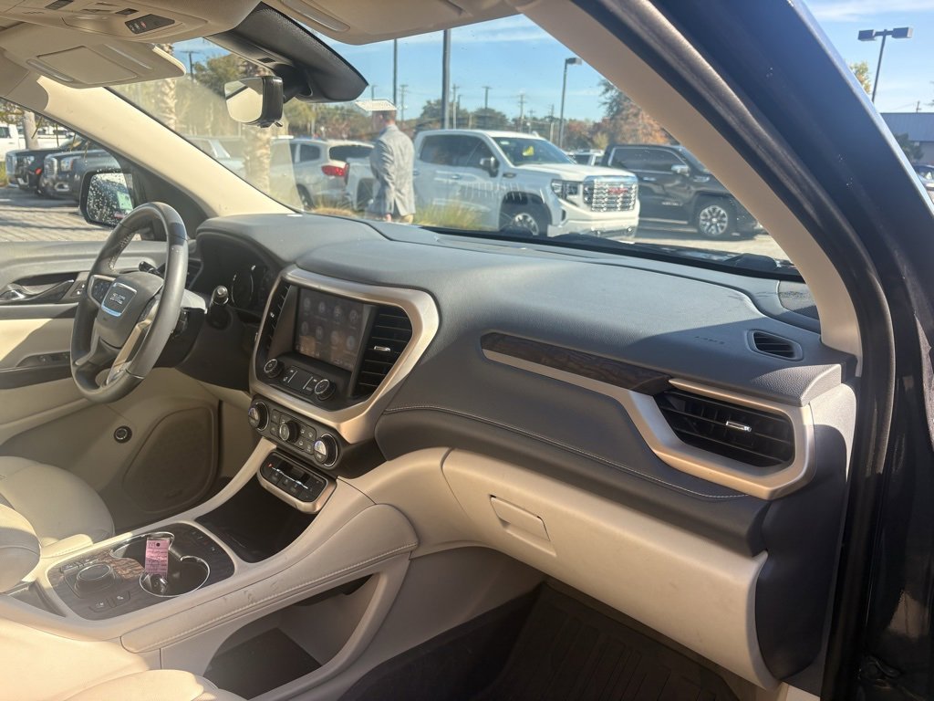 Used 2022 GMC Acadia Denali w/ Denali Ultimate Package image 17