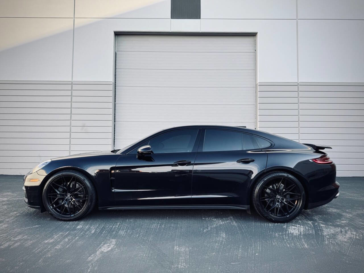 Used 2017 Porsche Panamera 4S image 10