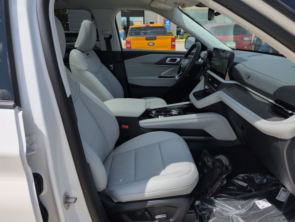 New 2026 Ford Explorer Platinum AWD/4WD image 15