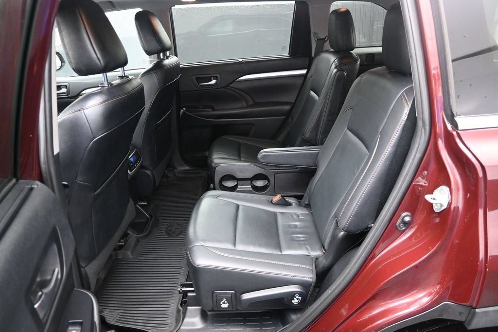 Used 2019 Toyota Highlander XLE AWD/4WD image 15