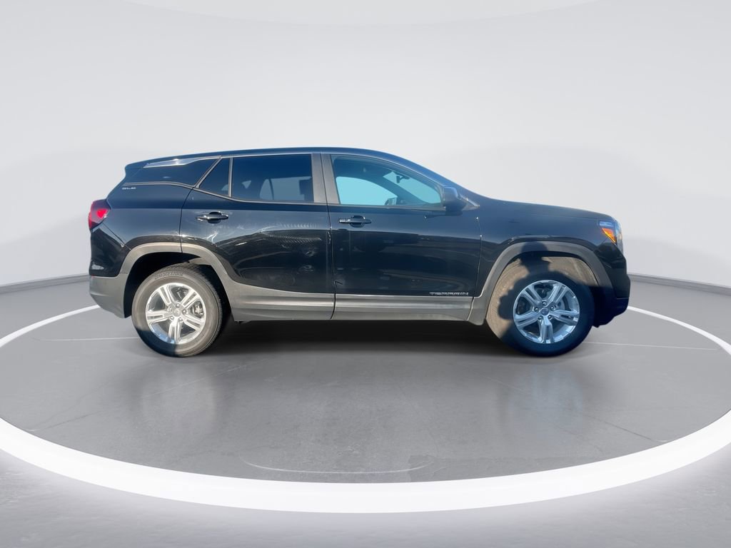 Used 2024 GMC Terrain SLE image 9
