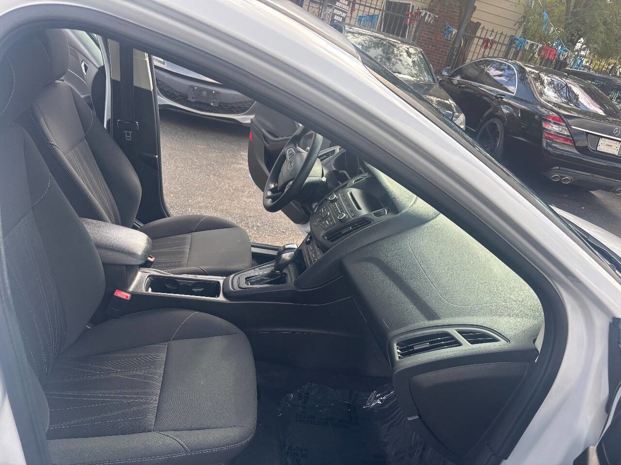Used 2016 Ford Focus SE image 10