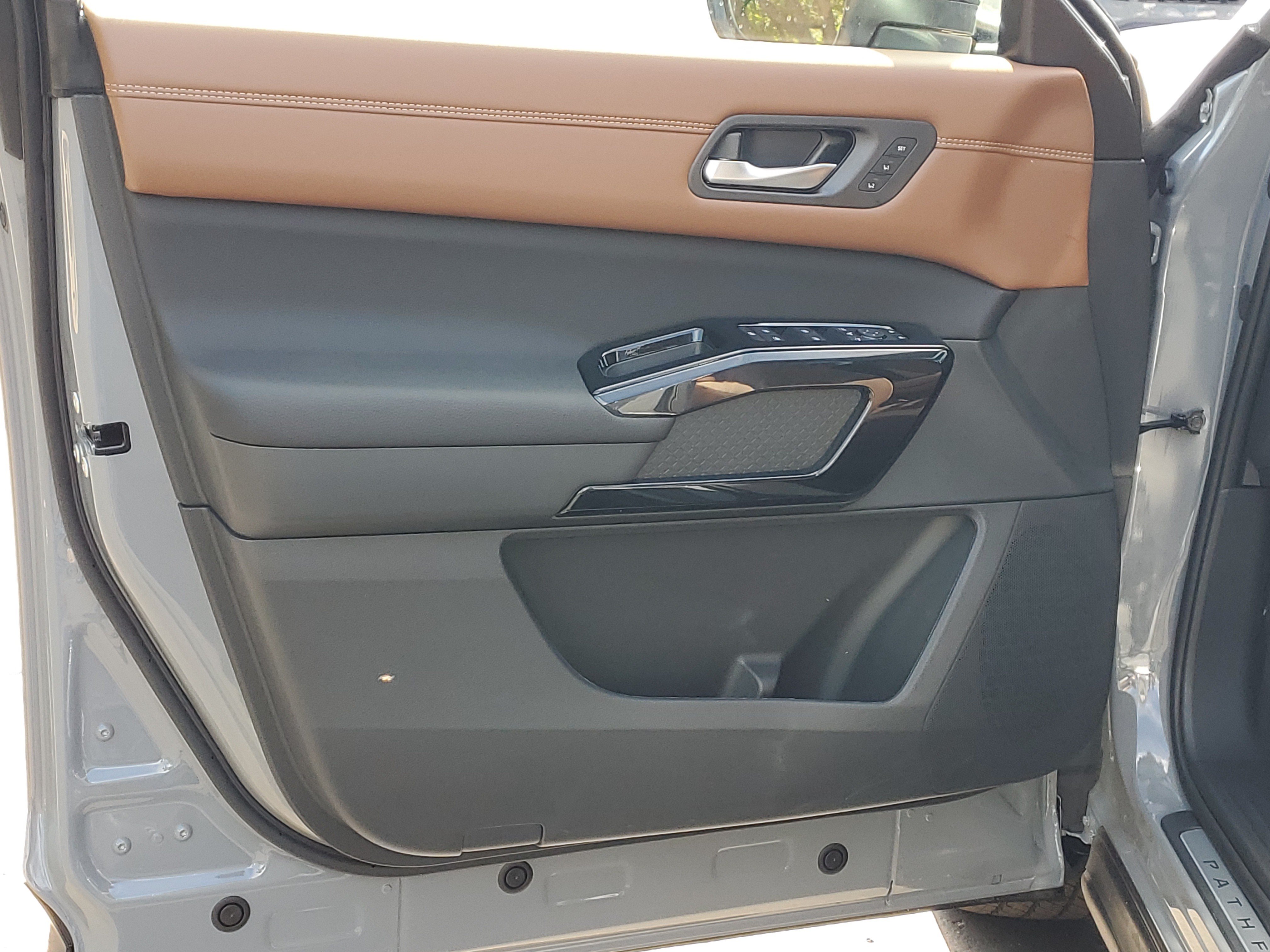 New 2026 Nissan Pathfinder Platinum AWD/4WD image 23