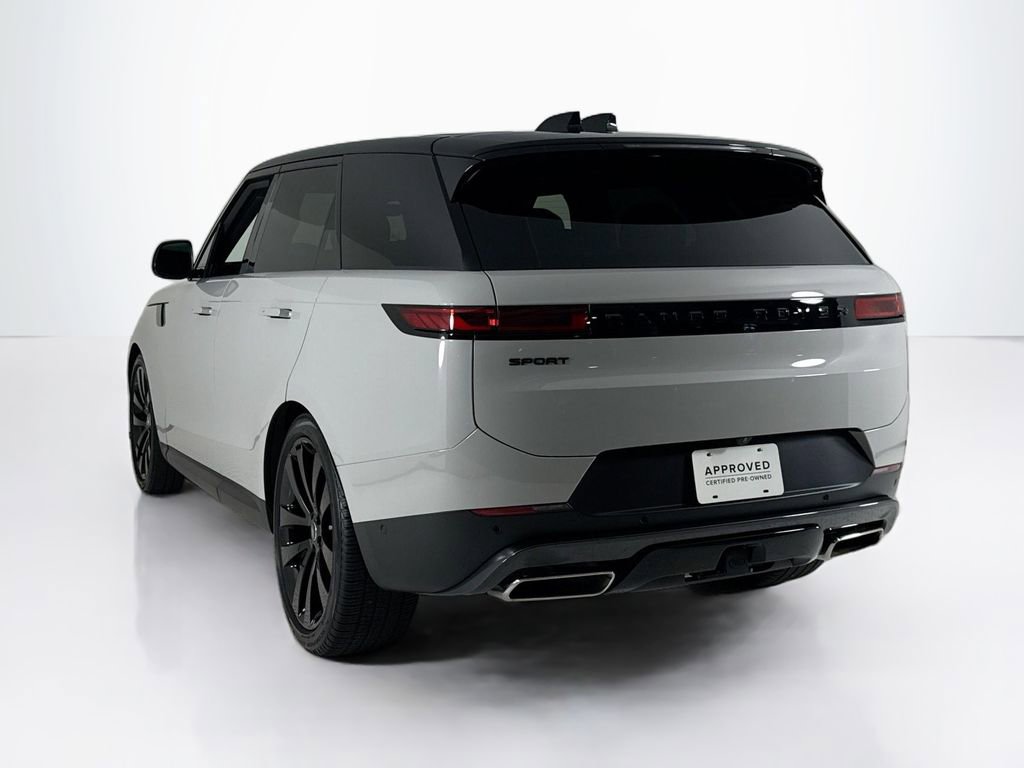 Used 2024 Land Rover Range Rover Sport SE image 3