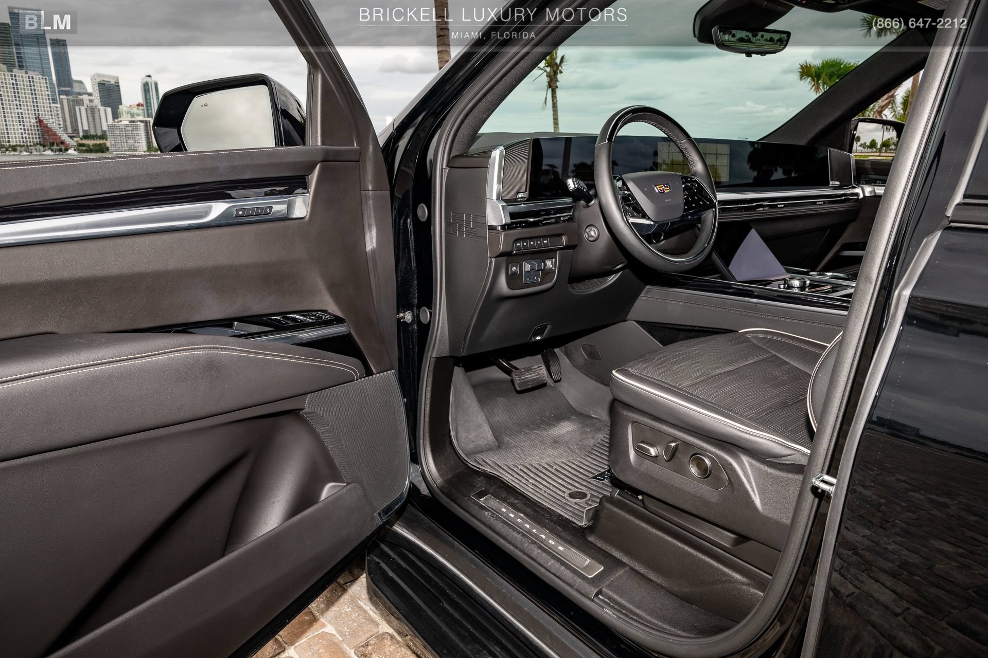 Used 2025 Cadillac Escalade Sport w/ LPO, ONYX Package AWD/4WD image 66