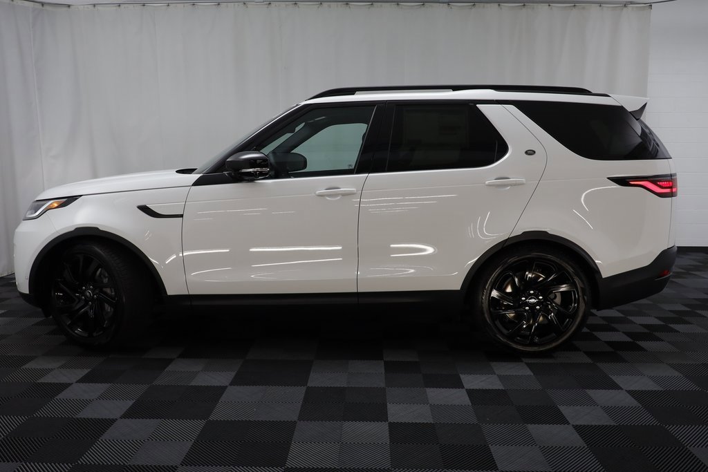 New 2025 Land Rover Discovery S image 4