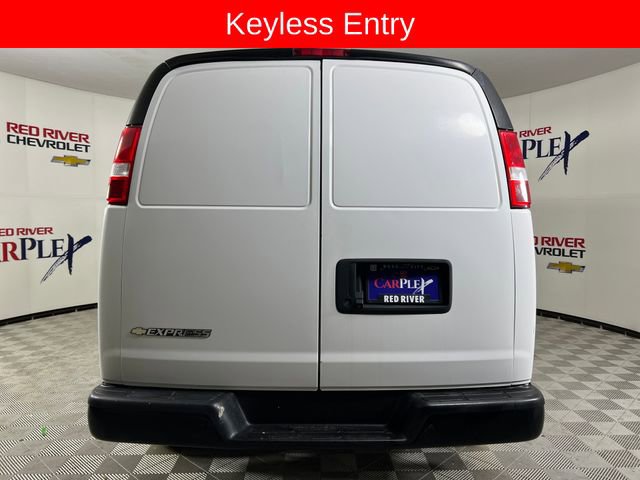 Used 2022 Chevrolet Express 2500 w/ Driver Convenience Package image 7