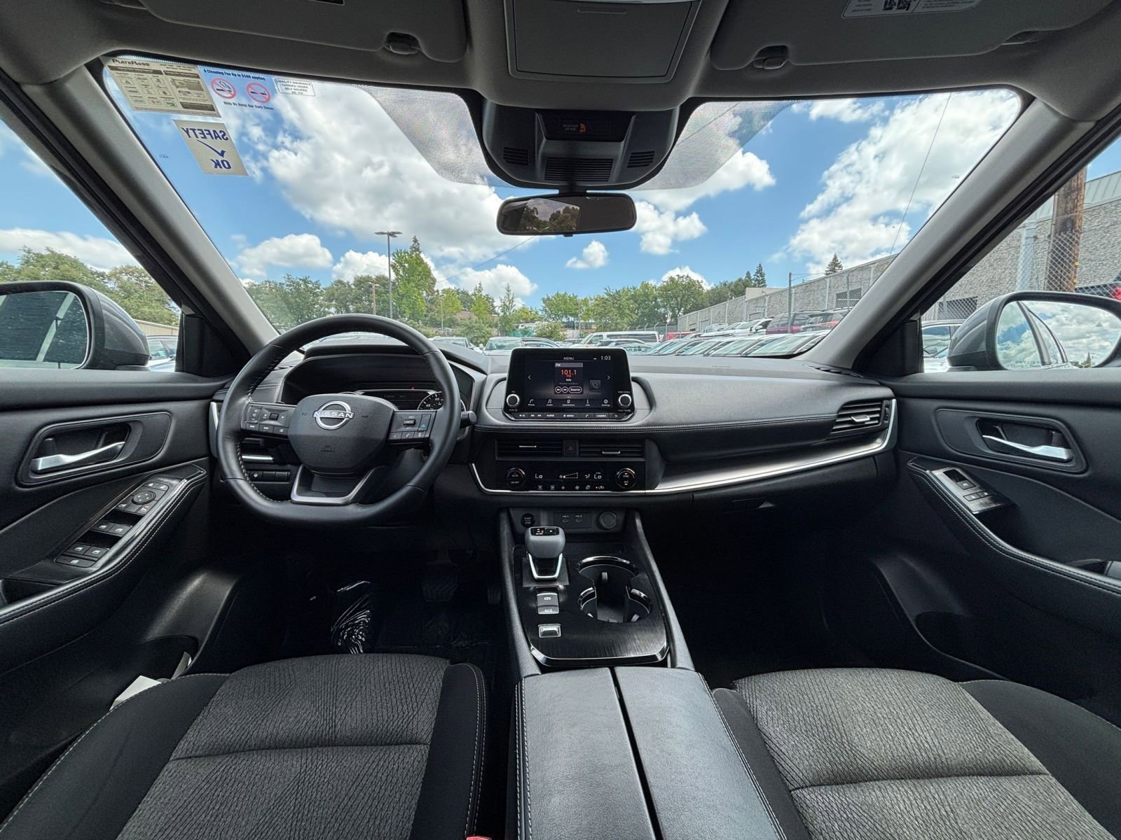 Used 2025 Nissan Rogue SV FWD image 35