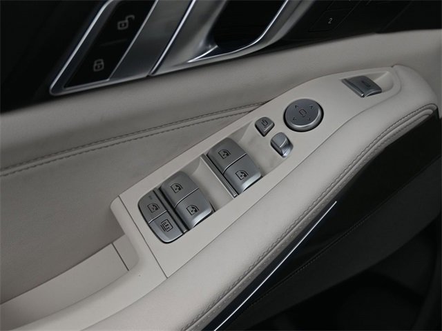 New 2025 BMW X7 xDrive40i w/ Executive Package image 13