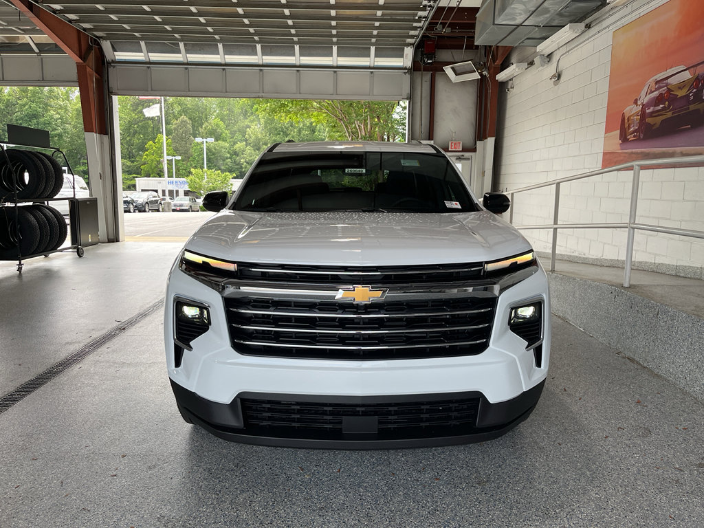 New 2026 Chevrolet Traverse LT FWD image 2
