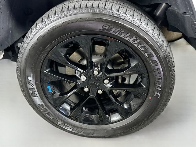 Used 2022 Jeep Wrangler Unlimited Sahara w/ Cold Weather Group image 31