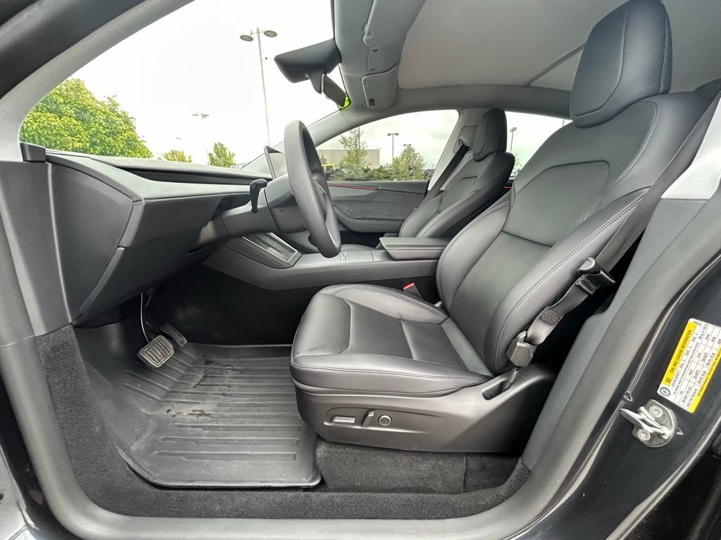 Used 2026 Tesla Model Y Long Range AWD/4WD image 11
